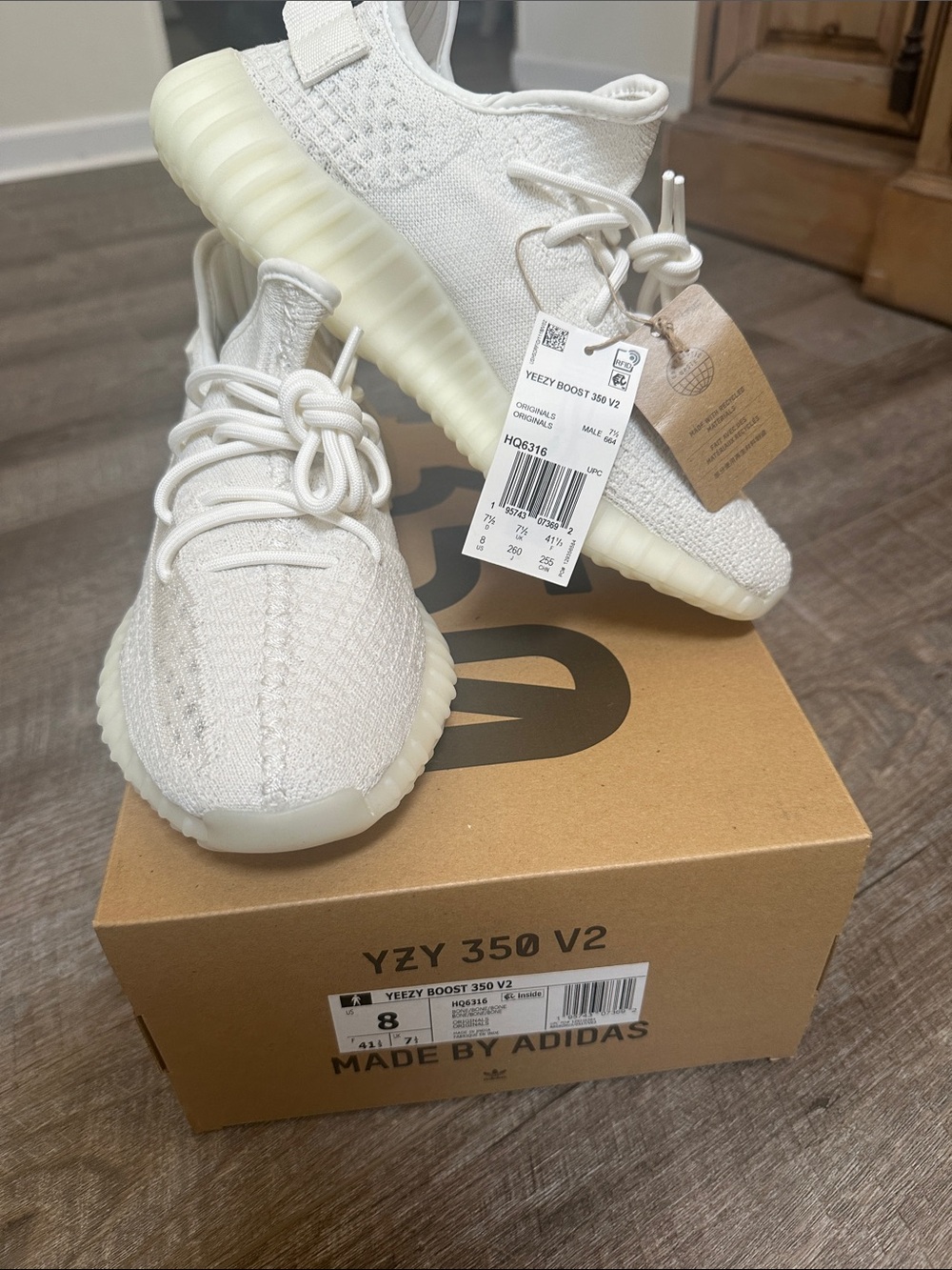 Adidas Yeezy Boost 350 V2 Mens Bone Sneakers size 8 NWT